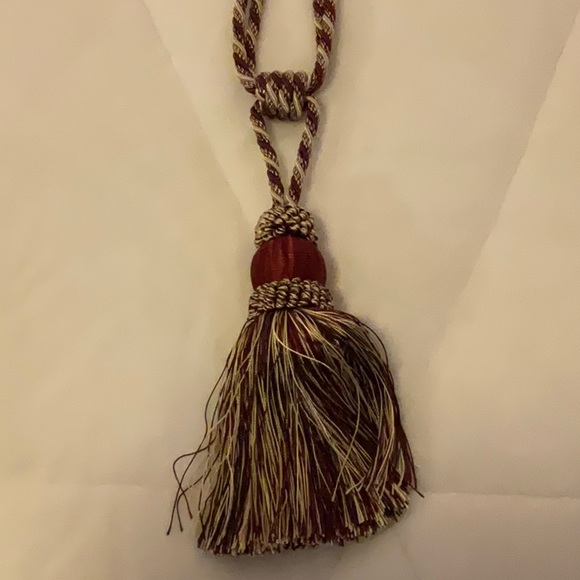 Drapery tie backs, selling 6 but will sell them in two’s. - Picture 4 of 4